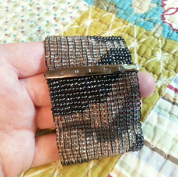 GUESS Beaded Stretch Bracelet - Picture 3 of 6